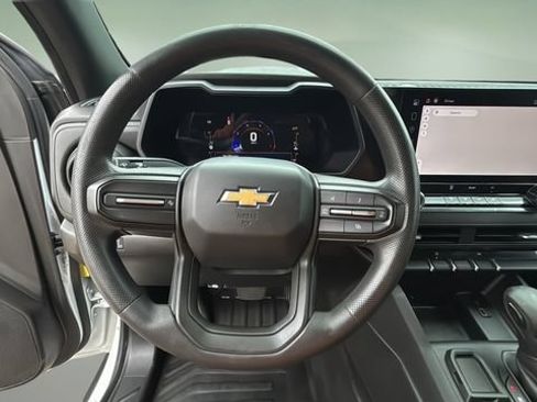 Used 2023 Chevrolet Colorado W/T RWD image 13
