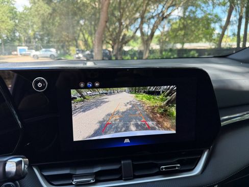 Used 2025 Chevrolet Equinox LT FWD image 17