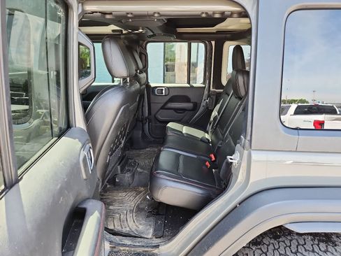 Used 2021 Jeep Wrangler Unlimited Rubicon w/ Xtreme Recon 35" Tire Package AWD/4WD image 28
