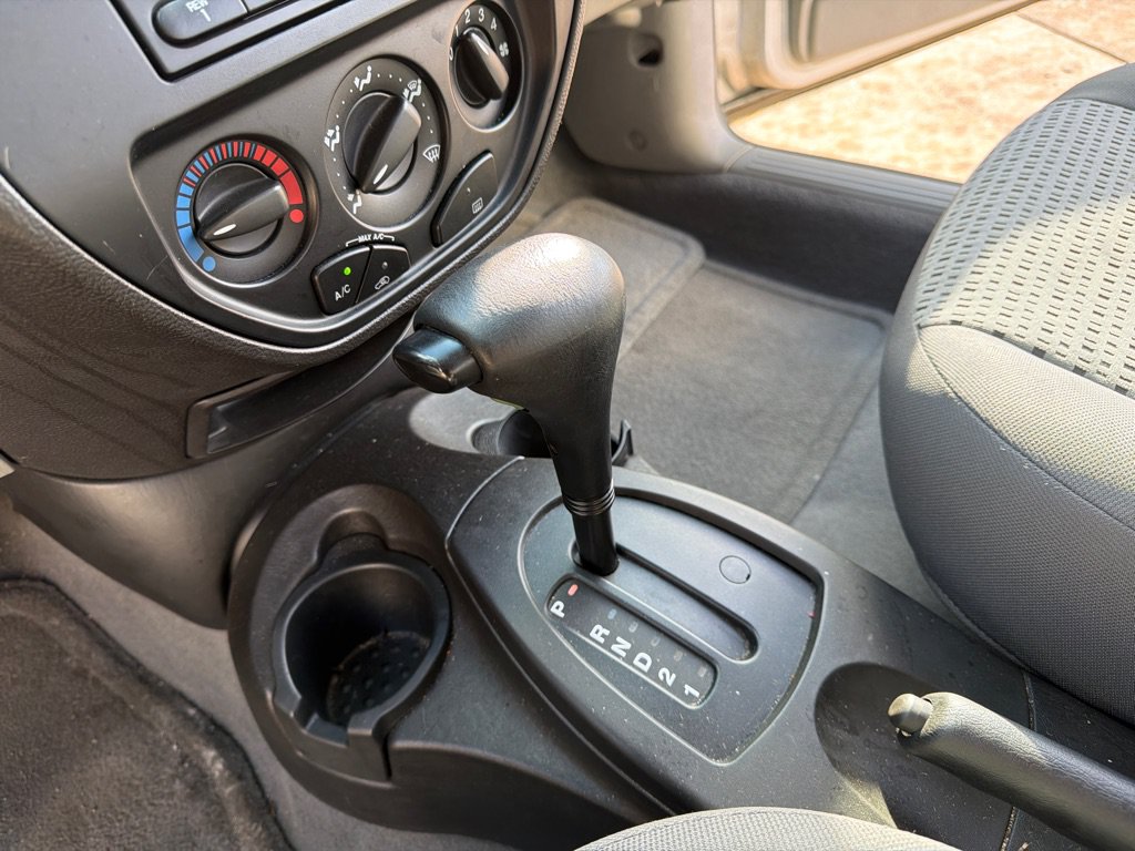 Used 2006 Ford Focus ZX4 Sedan FWD image 16