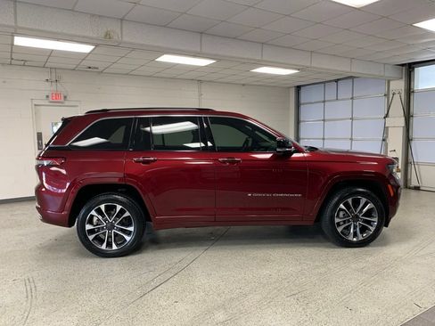 Certified 2023 Jeep Grand Cherokee Overland w/ Adv Protech Group III AWD/4WD image 9