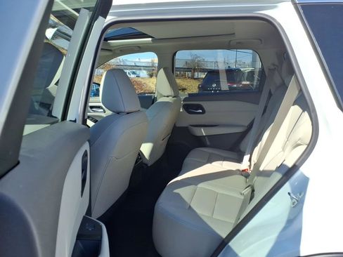 Certified 2023 Nissan Rogue SL AWD/4WD image 16