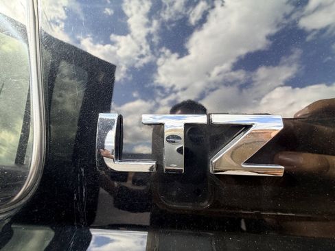 Used 2015 Chevrolet Suburban LTZ AWD/4WD image 46