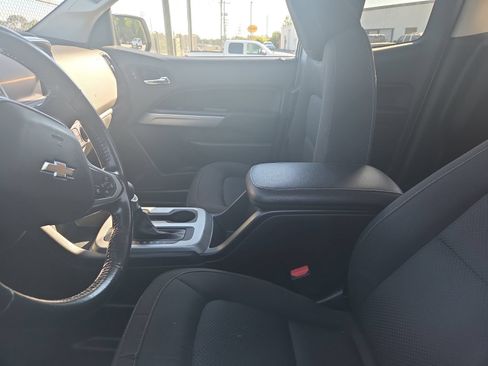 Used 2022 Chevrolet Colorado LT w/ Fleet Safety Package RWD image 10