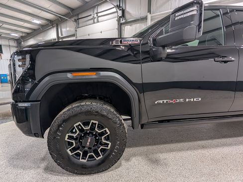 Used 2024 GMC Sierra 2500 AT4X AWD/4WD image 7