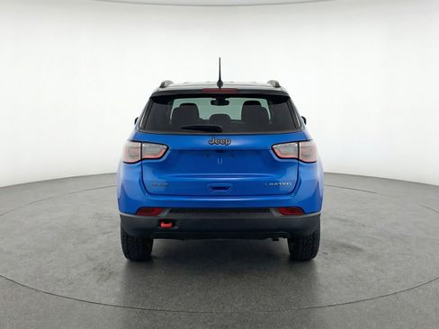 Used 2025 Jeep Compass Trailhawk AWD/4WD image 7
