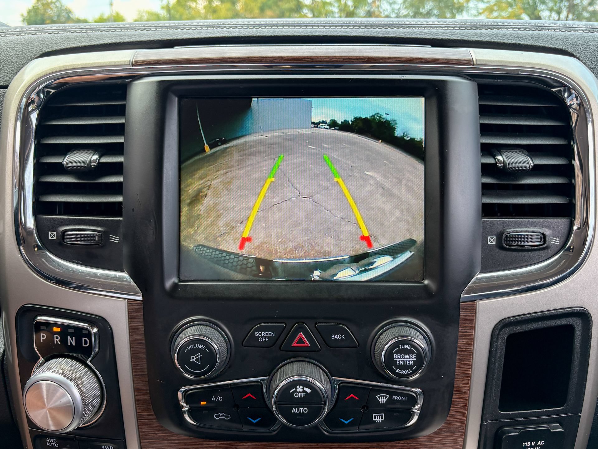 Used 2016 RAM 1500 Laramie w/ Convenience Group AWD/4WD image 23