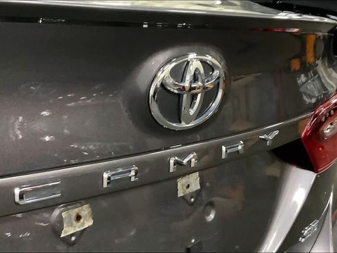 Used 2024 Toyota Camry SE w/ Cold Weather Package FWD image 31