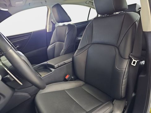 Certified 2025 Lexus ES 300h w/ Premium Package FWD image 14