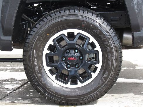 Certified 2024 Toyota Tacoma TRD Off-Road AWD/4WD image 35