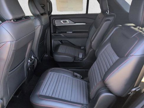 New 2026 Ford Explorer ST-Line w/ ST-Line Street Pack image 14