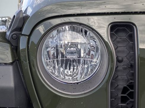 Used 2023 Jeep Gladiator Mojave w/ Trailer Tow Package AWD/4WD image 34