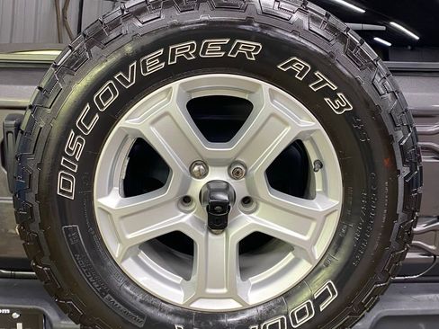 Used 2020 Jeep Wrangler Sport image 33