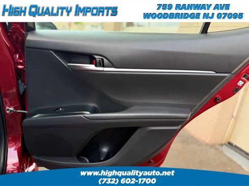 Used 2018 Toyota Camry LE FWD image 55