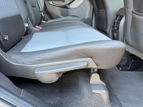 Used 2017 Ford Escape SE image 28