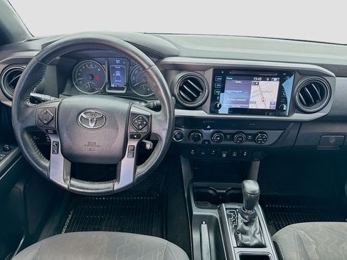 Used 2019 Toyota Tacoma TRD Off-Road w/ Technology Package image 14