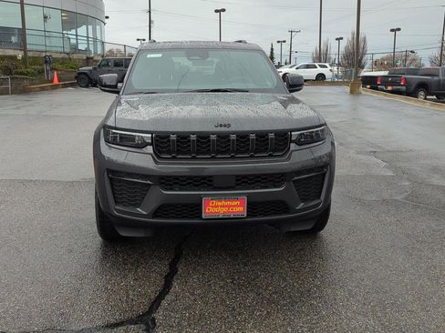 New 2026 Jeep Grand Cherokee Altitude AWD/4WD image 2