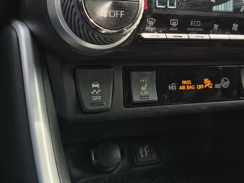 Used 2024 Toyota RAV4 XSE AWD/4WD image 28