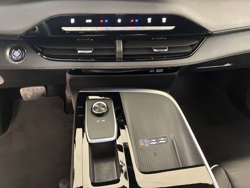 Certified 2025 Buick Enclave Sport Touring AWD/4WD image 21