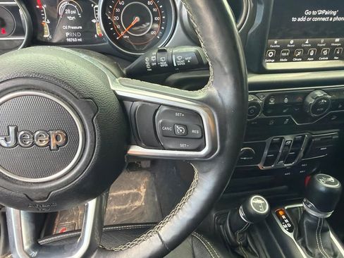 Used 2018 Jeep Wrangler Unlimited Sahara AWD/4WD image 18