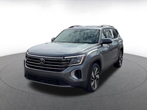 Used 2025 Volkswagen Atlas SE image 7