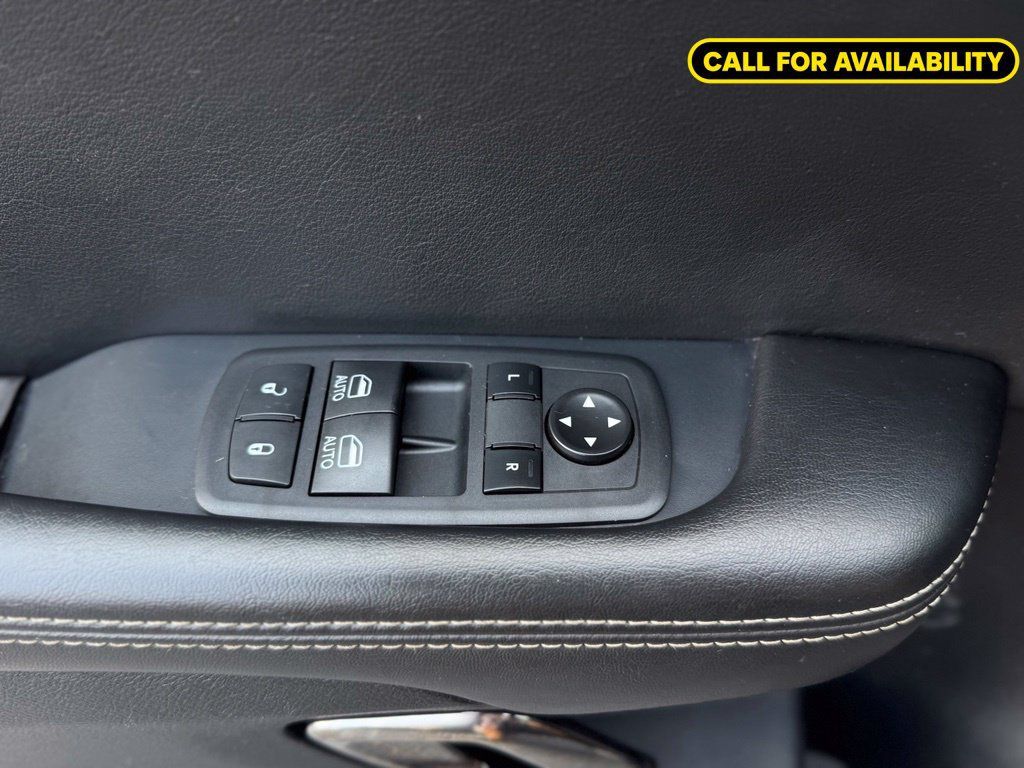 Used 2016 Dodge Challenger SRT Hellcat RWD image 19