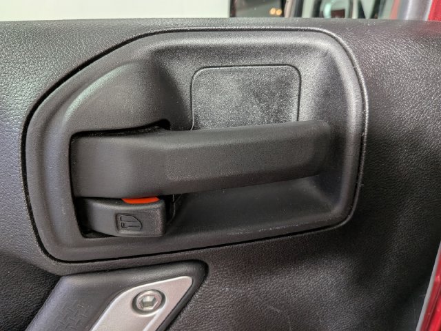 Used 2011 Jeep Wrangler Unlimited Sahara AWD/4WD image 24