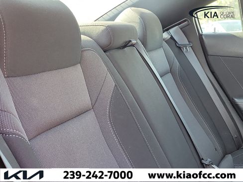 Used 2022 Dodge Charger SXT RWD image 25