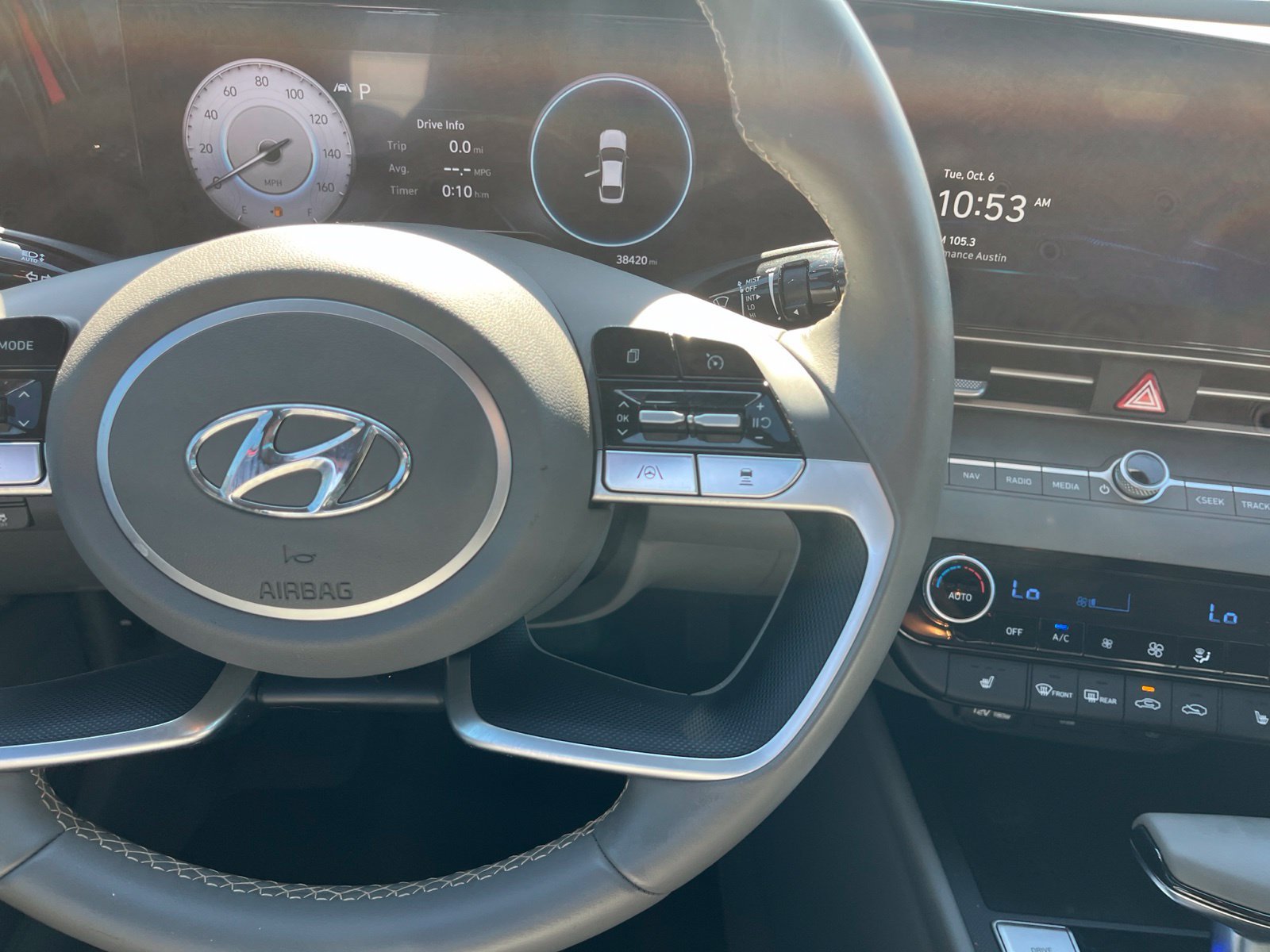 Used 2023 Hyundai Elantra SEL w/ Convenience Package FWD image 29