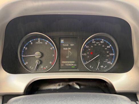 Used 2018 Toyota RAV4 XLE w/ Plus Extra Value Package AWD/4WD image 19