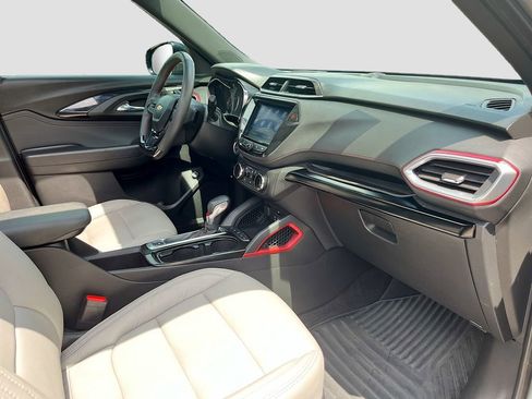 Used 2023 Chevrolet TrailBlazer RS w/ Sun and Liftgate Package AWD/4WD image 28