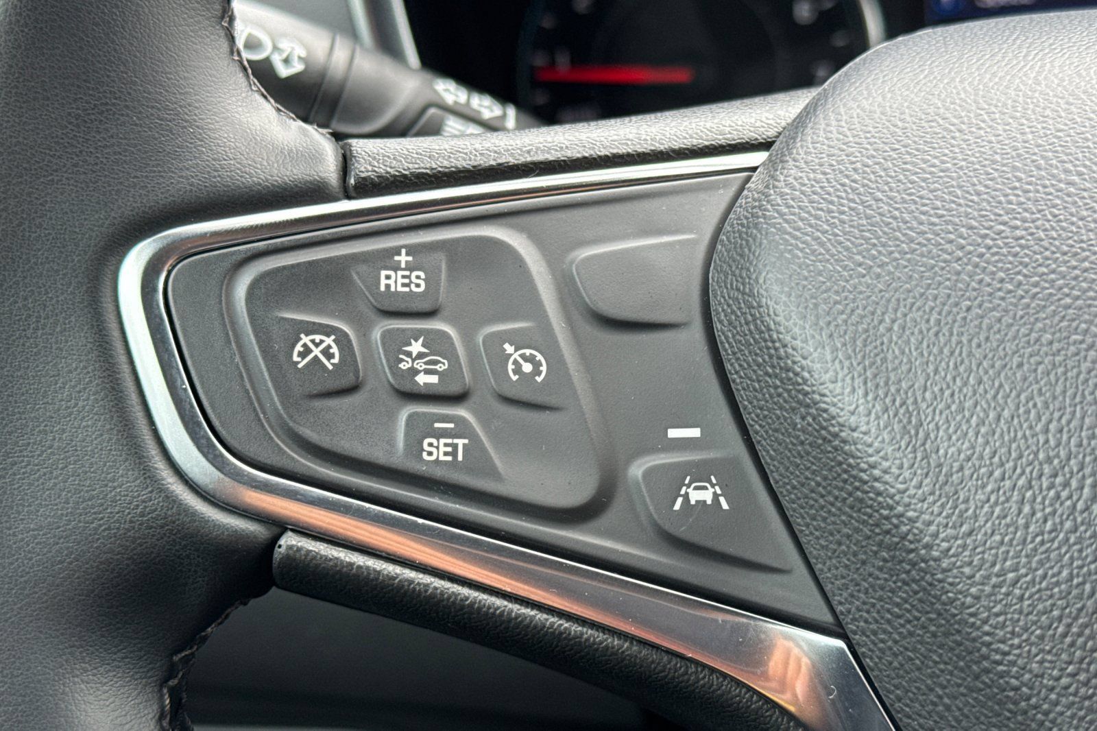 Used 2024 Chevrolet Equinox LT AWD/4WD image 36