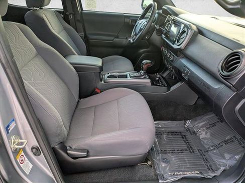 Used 2019 Toyota Tacoma TRD Off-Road image 18