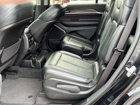 Used 2021 Jeep Grand Cherokee L Limited AWD/4WD image 16