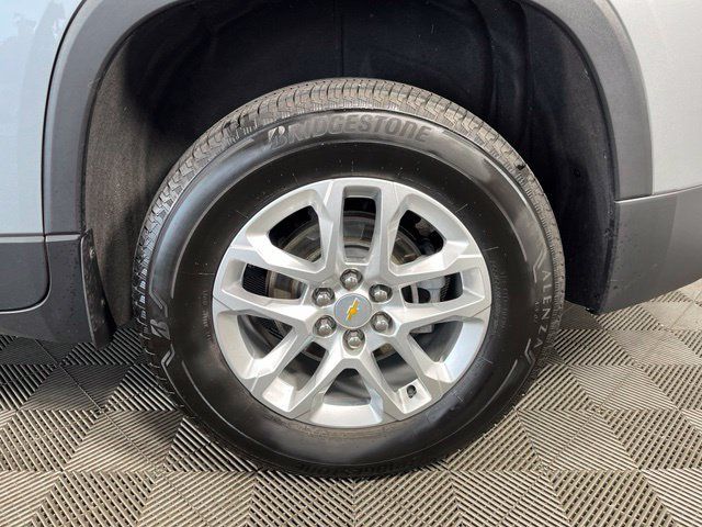 Used 2023 Chevrolet Traverse LS w/ Safety Package AWD/4WD image 11