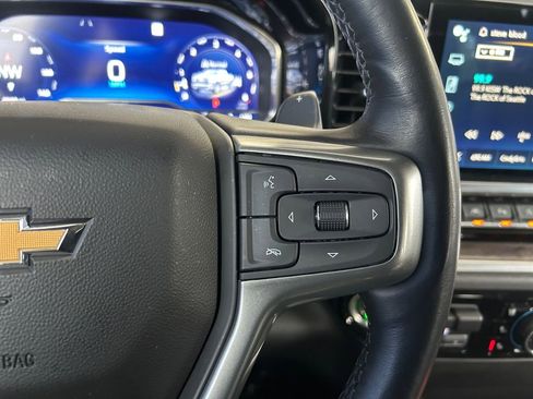 Used 2022 Chevrolet Silverado 1500 LTZ w/ LTZ Convenience Package II AWD/4WD image 19