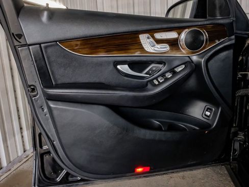 Used 2019 Mercedes-Benz GLC 300 image 43