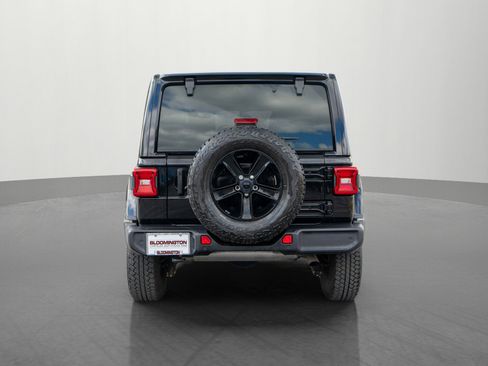 Used 2022 Jeep Wrangler Unlimited Sahara AWD/4WD image 6
