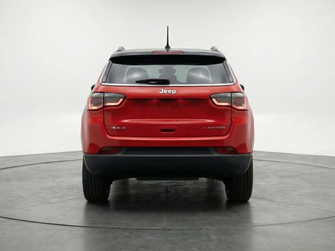 Used 2025 Jeep Compass Limited image 7