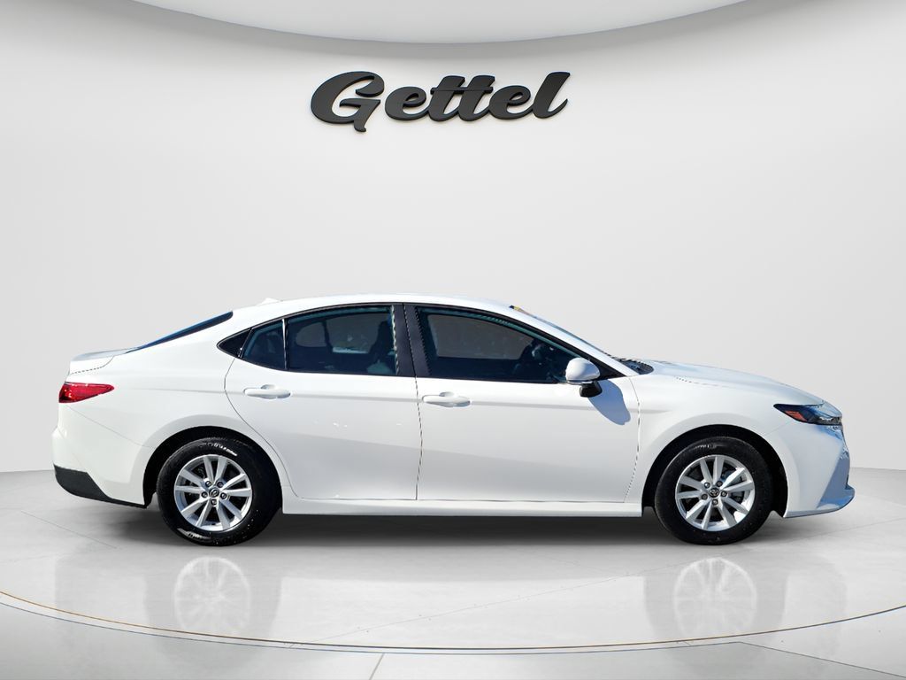 Used 2026 Toyota Camry LE FWD image 4