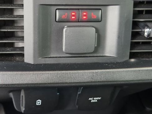 Certified 2024 Ford F150 Platinum image 12