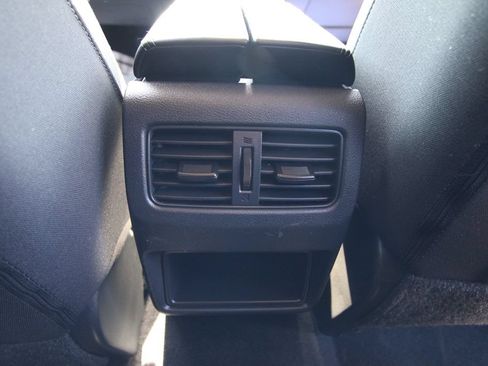 Used 2023 Nissan Rogue S AWD/4WD image 35
