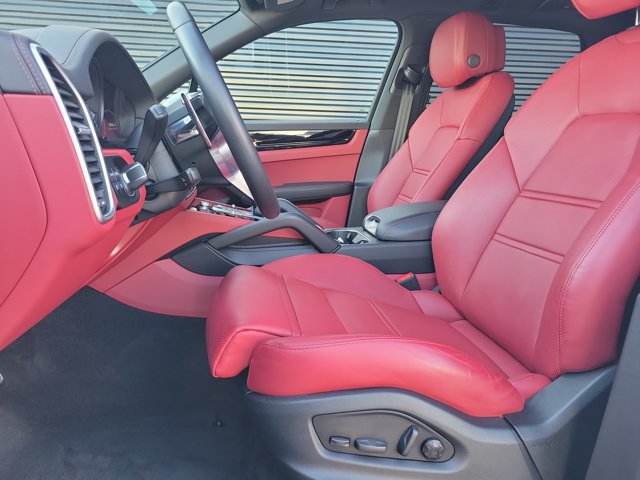 Certified 2023 Porsche Cayenne S AWD/4WD image 5