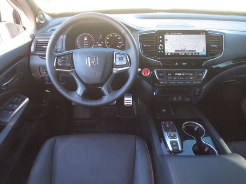Used 2025 Honda Ridgeline Black Edition image 18
