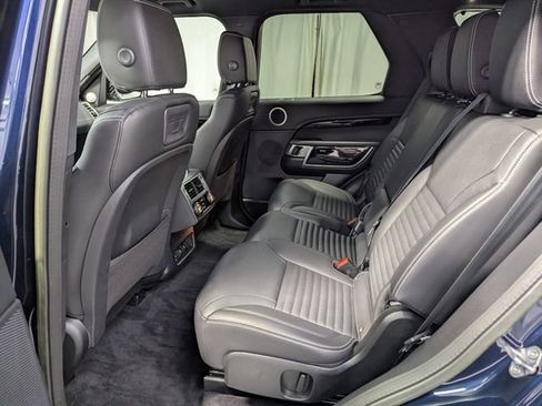 Used 2023 Land Rover Discovery S R-Dynamic image 12