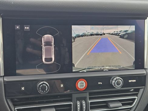 Certified 2025 Porsche Macan image 18