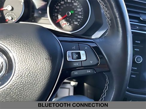 Used 2021 Volkswagen Tiguan SE R-Line image 22