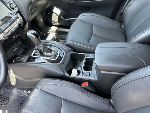 Used 2019 Nissan Rogue Sport SL w/ Premium Package FWD image 23