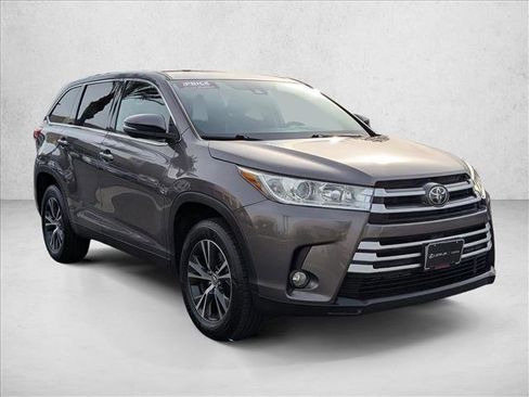 Used 2019 Toyota Highlander Plus image 5