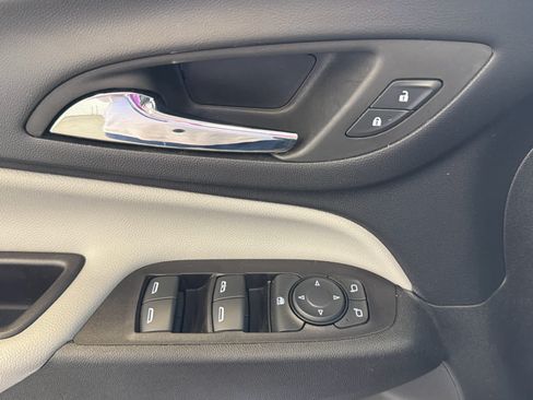 Used 2022 Chevrolet Equinox LT FWD image 18